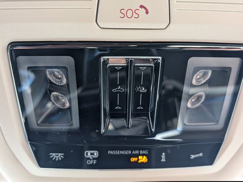 Certified 2024 Volkswagen Atlas SEL Premium R-Line image 31