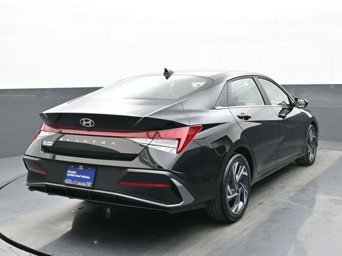 Certified 2024 Hyundai Elantra SEL w/ Convenience Package image 4