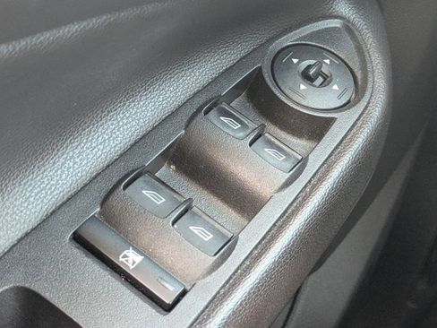 Used 2017 Ford Escape SE image 14