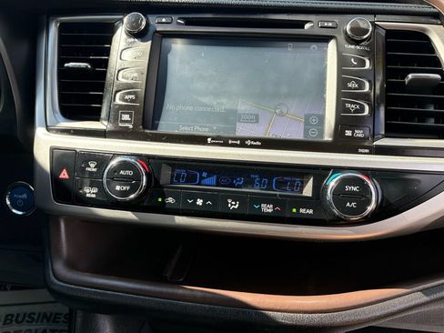 Used 2019 Toyota Highlander Limited AWD/4WD image 55
