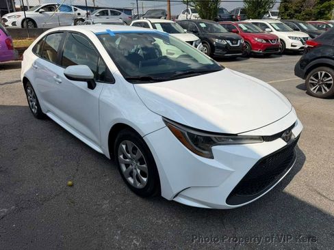 Used 2021 Toyota Corolla LE FWD image 3