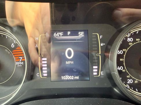 Used 2021 Jeep Cherokee Latitude w/ Safety Group image 23