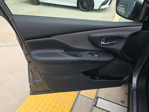 Used 2024 Nissan Murano SV image 11