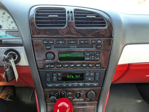 Used 2002 Ford Thunderbird RWD image 29