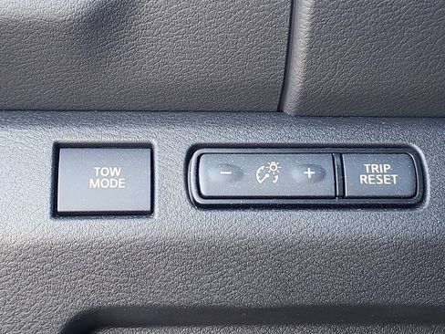 Certified 2025 Nissan Frontier SV w/ SV Convenience Package image 30