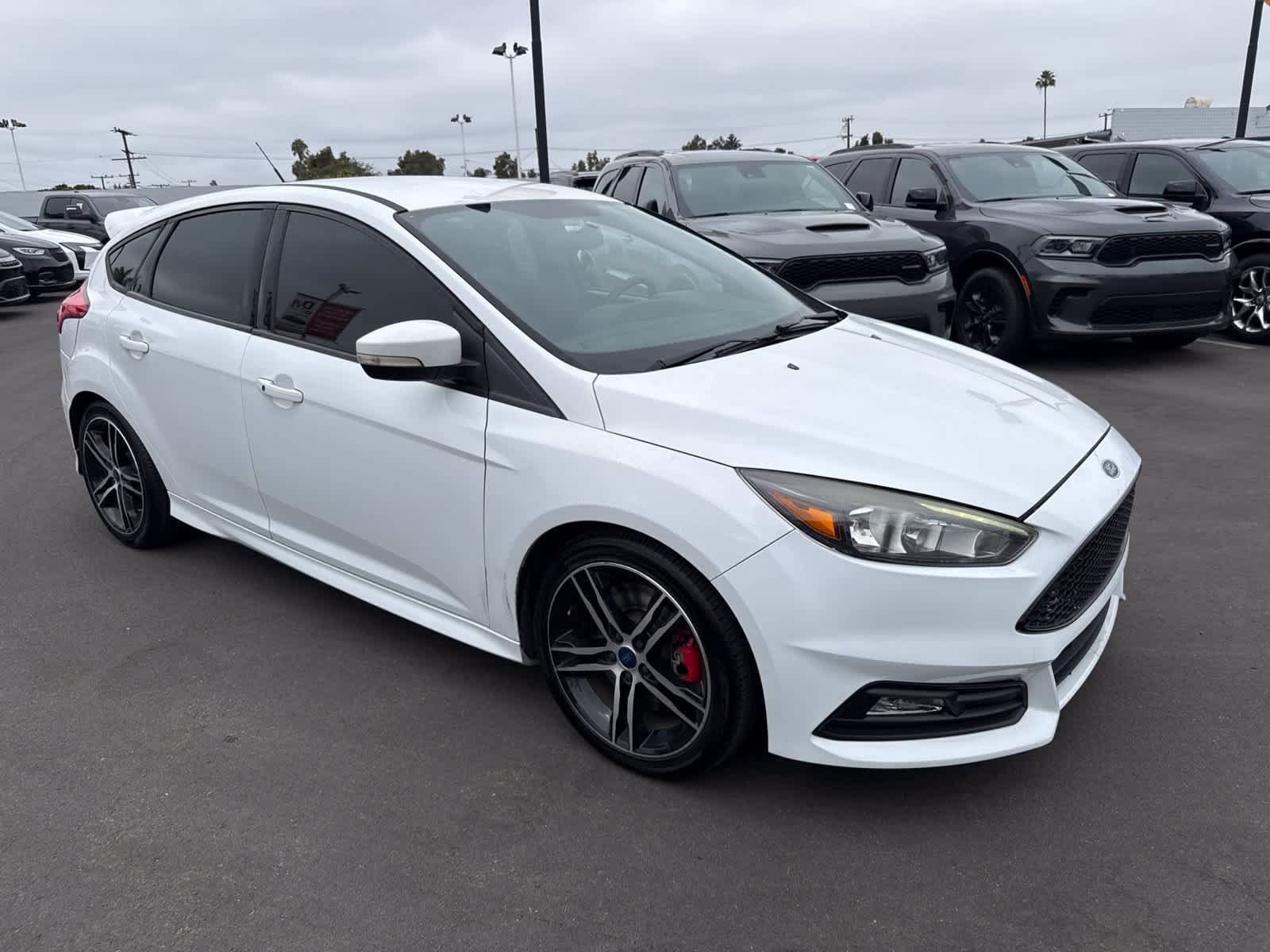 Used 2017 Ford Focus ST FWD image 5