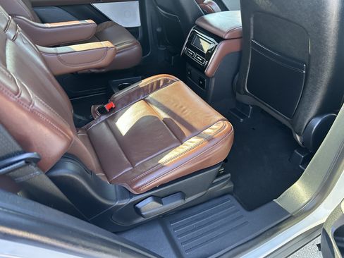 Used 2025 Lincoln Aviator Reserve w/ Equipment Group 201A AWD/4WD image 12