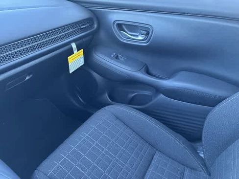 Certified 2026 Honda HR-V LX image 31