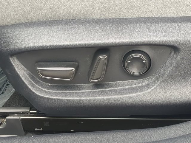 Certified 2025 Toyota Camry SE FWD image 19