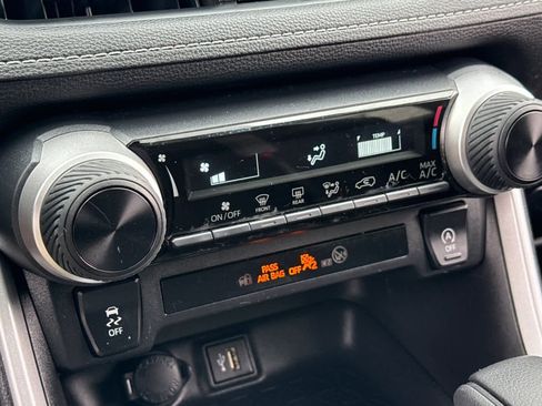 Used 2024 Toyota RAV4 LE image 22