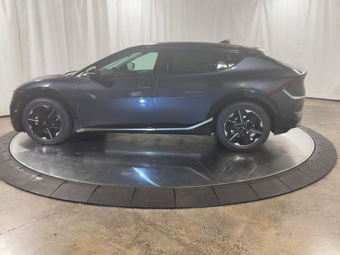 New 2025 Kia EV6 Wind image 7