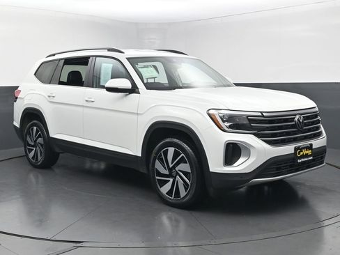 Used 2025 Volkswagen Atlas SE AWD/4WD image 3