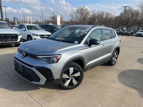 Used 2025 Volkswagen Taos S image 3