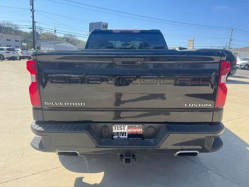 Used 2019 Chevrolet Silverado 1500 Custom Trail Boss image 2