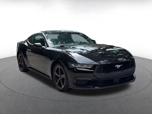 Used 2024 Ford Mustang Premium image 3