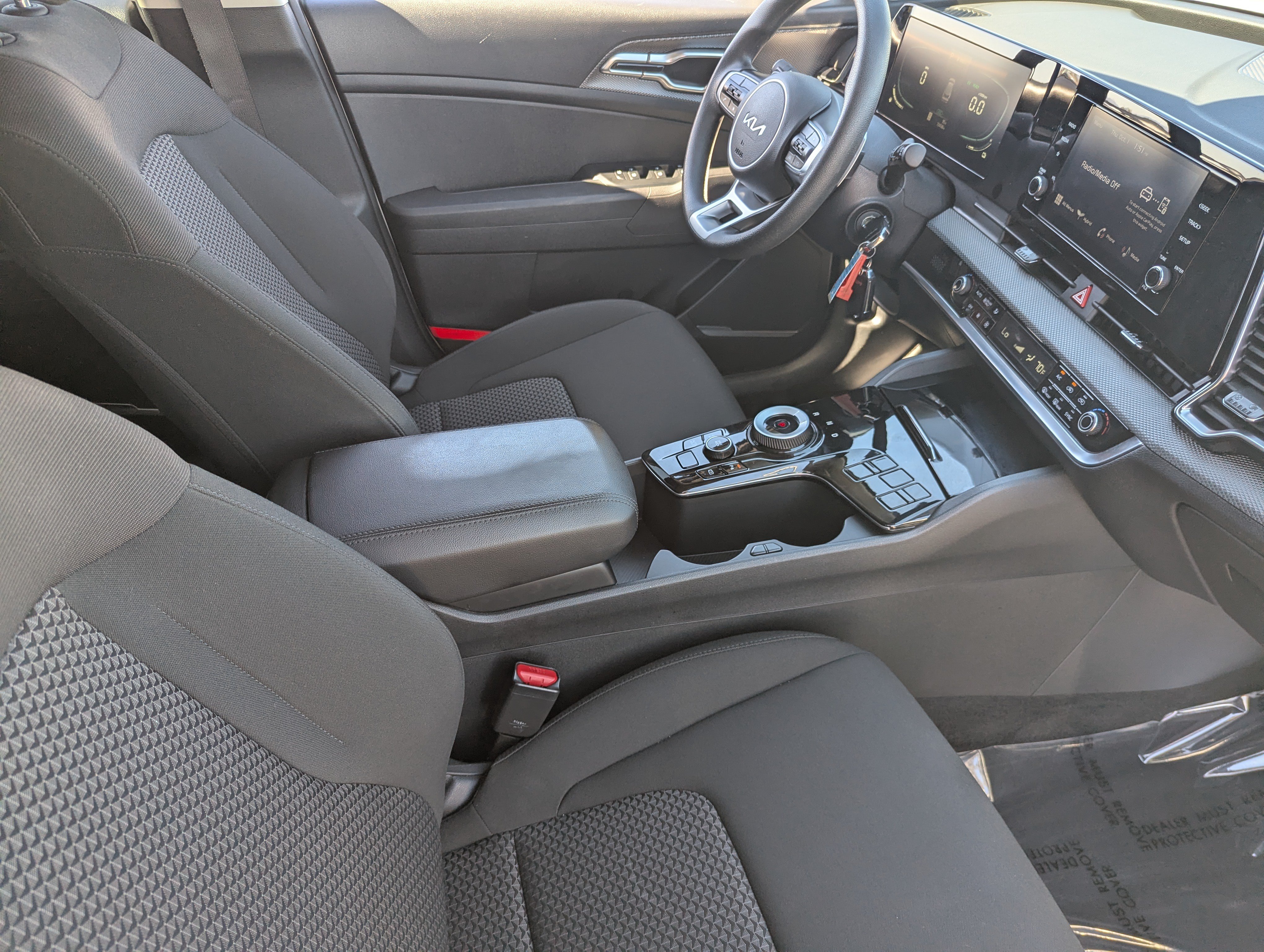 Used 2025 Kia Sportage LX FWD image 11