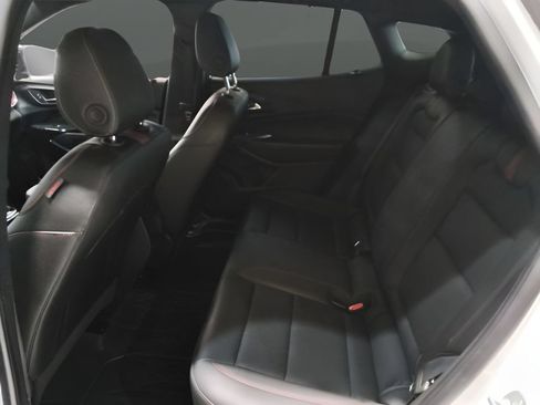 Used 2025 Chevrolet Trax RS w/ Sunroof Package FWD image 17