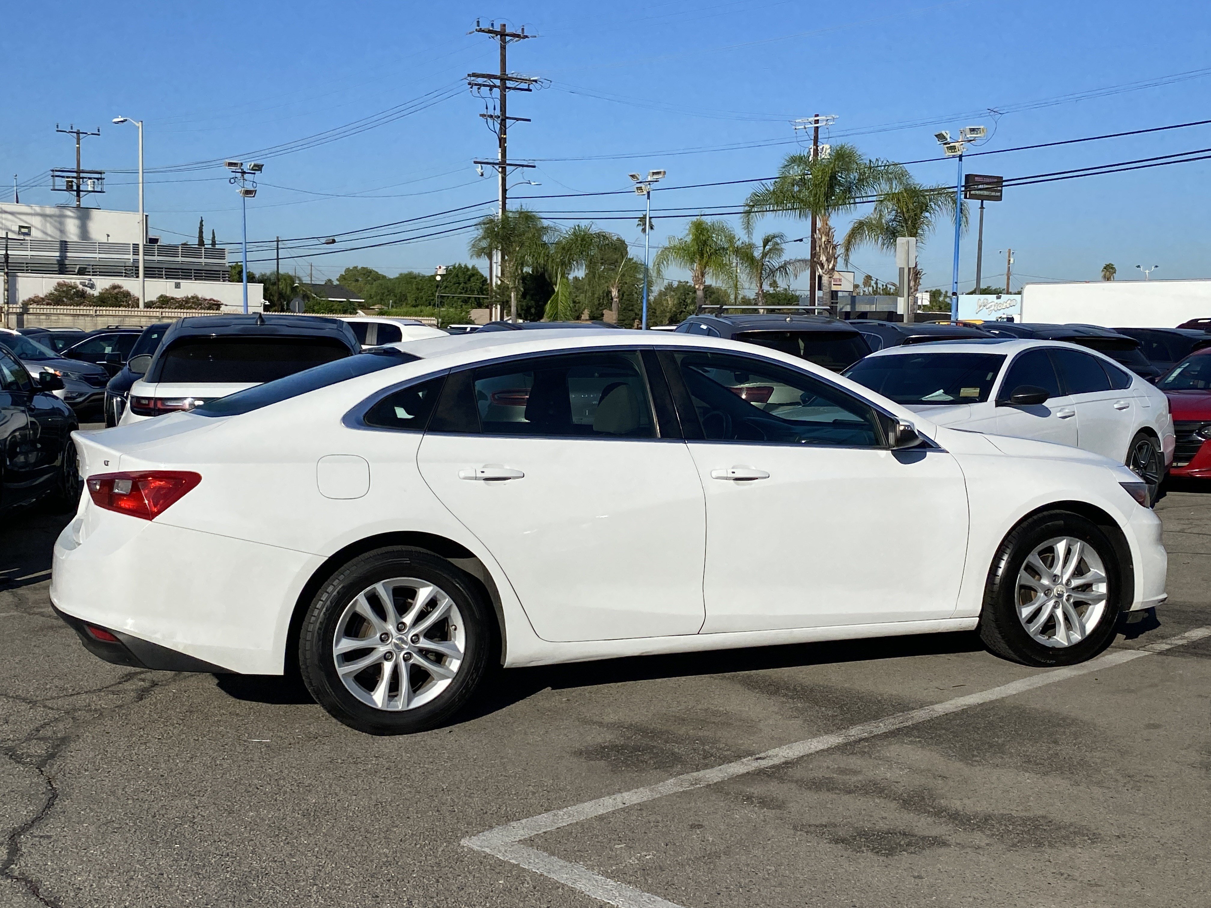 Used 2017 Chevrolet Malibu LT FWD image 8