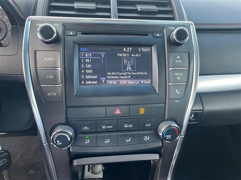 Used 2016 Toyota Camry SE FWD image 14