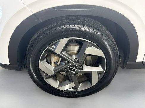 Used 2023 Hyundai Venue SEL w/ Cargo Package FWD image 4