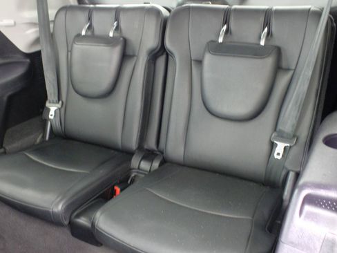 Used 2011 Toyota Highlander SE w/ Tow Pkg FWD image 40