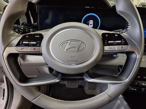 Used 2024 Hyundai Elantra SEL w/ Convenience Package image 11