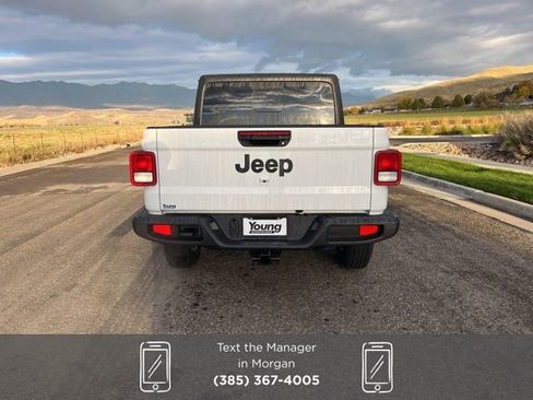 New 2025 Jeep Gladiator Sport image 5