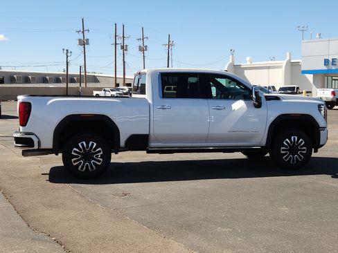 Used 2024 GMC Sierra 2500 Denali Ultimate AWD/4WD image 5