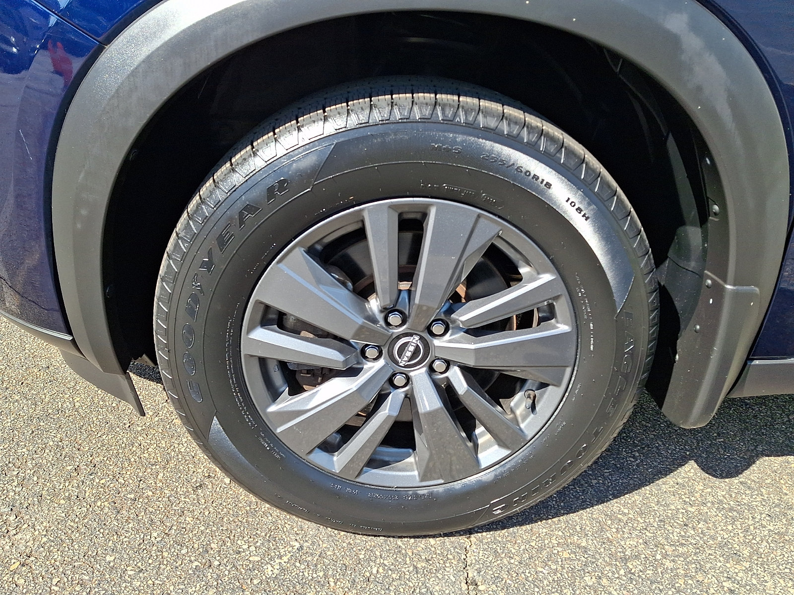 Used 2022 Nissan Pathfinder SV AWD/4WD image 8