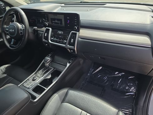 Certified 2022 Kia Sorento S AWD/4WD image 11