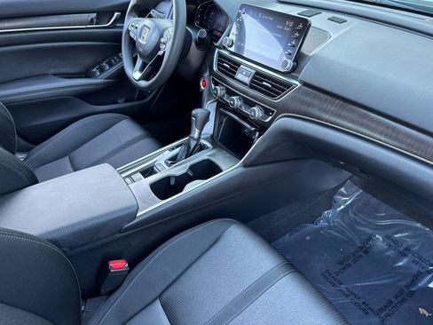 Used 2019 Honda Accord EX image 32