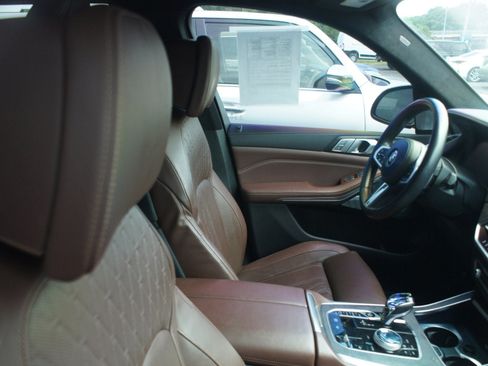 Used 2019 BMW X7 xDrive50i w/ Dynamic Handling Package AWD/4WD image 4