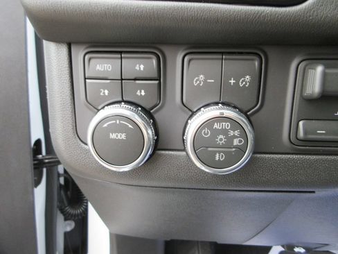 New 2026 GMC Yukon Denali w/ Denali Reserve Package AWD/4WD image 17