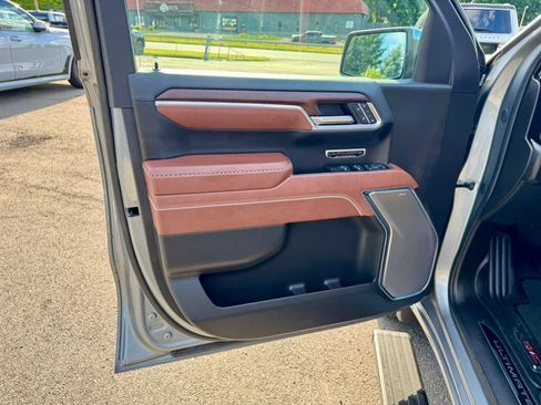 Used 2025 GMC Sierra 1500 Denali Ultimate AWD/4WD image 14