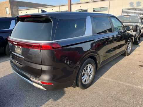 Used 2022 Kia Carnival LX FWD image 2