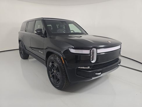 Used 2024 Rivian R1S Adventure AWD/4WD image 7
