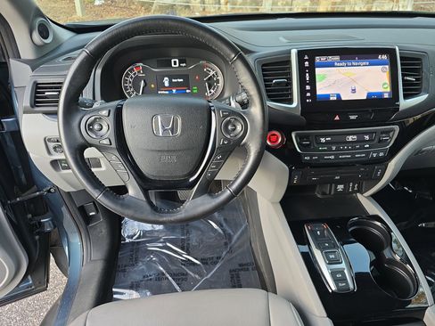 Used 2018 Honda Pilot Touring image 15