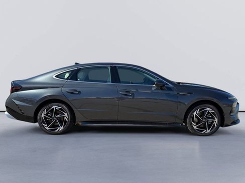 New 2026 Hyundai Sonata SEL FWD image 2