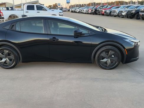 Used 2024 Toyota Prius LE image 2