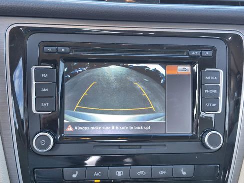 Used 2015 Volkswagen Passat TDI SE FWD image 27