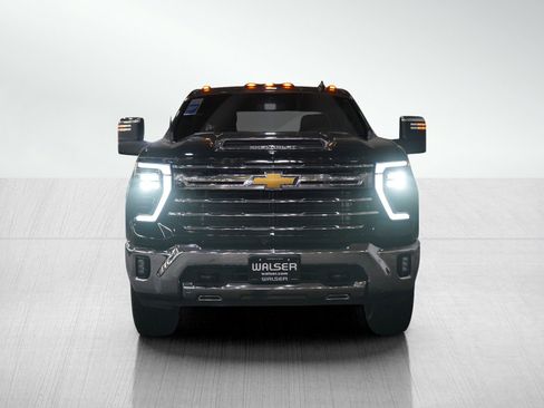 Used 2024 Chevrolet Silverado 3500 LTZ w/ LTZ Convenience Package image 8