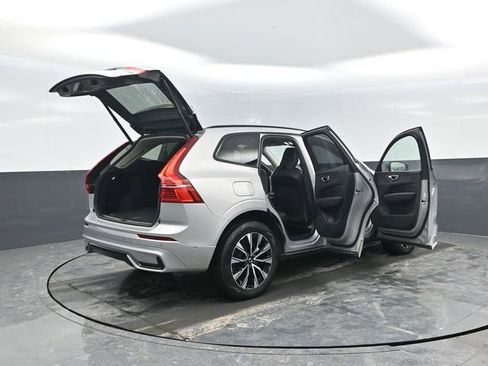 Used 2025 Volvo XC60 B5 Plus image 33