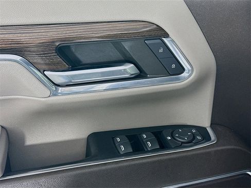 Used 2024 Chevrolet Silverado 2500 LT image 24