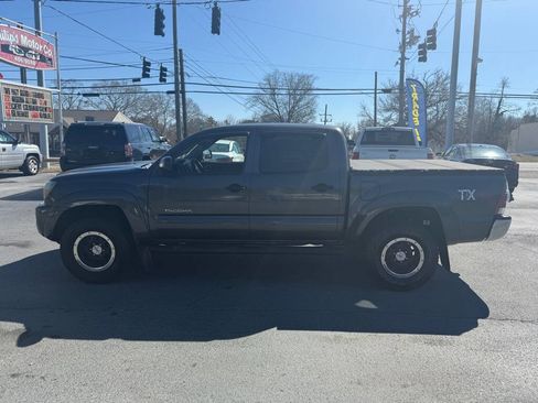 Used 2011 Toyota Tacoma PreRunner w/ TRD Off-Road Pkg image 4
