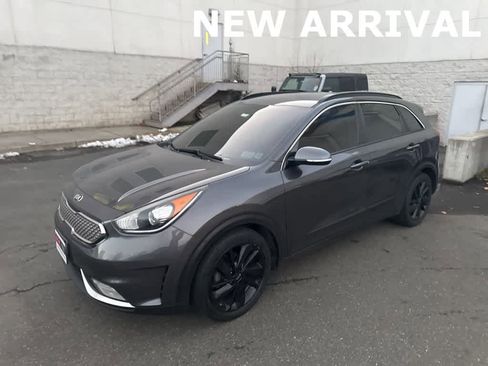 Used 2018 Kia Niro EX w/ EX Touring Graphite Edition image 4