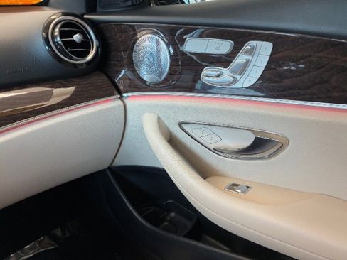 Used 2020 Mercedes-Benz E 350 Sedan image 27
