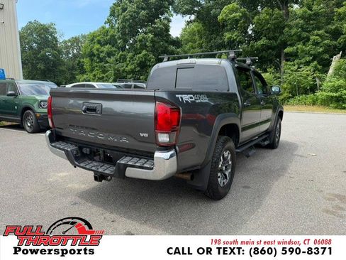 Used 2019 Toyota Tacoma TRD Off-Road AWD/4WD image 10