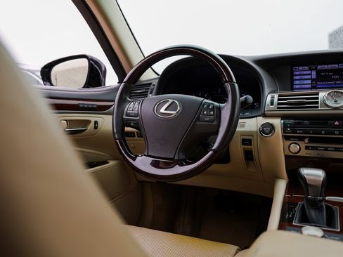 Used 2013 Lexus LS 460 image 27