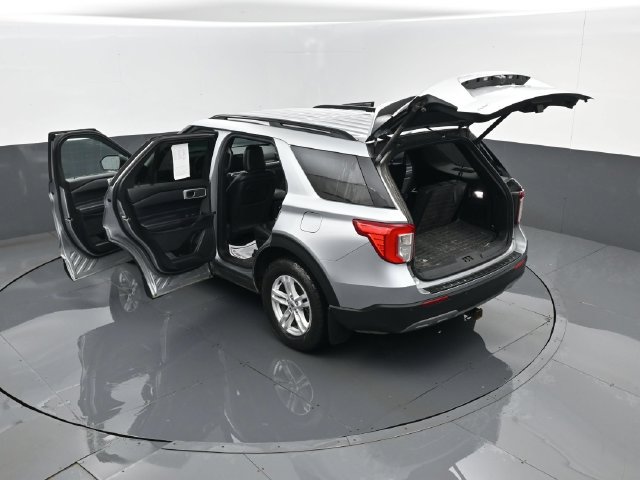 Used 2020 Ford Explorer XLT w/ Equipment Group 202A AWD/4WD image 27
