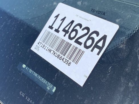 Used 2019 Toyota Camry LE image 13